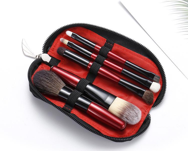 Portable Mini Animal Hair Makeup Brush Set - Soft Brushes for Eyeshadow, Powder, and Blush - Perfect for Beginners