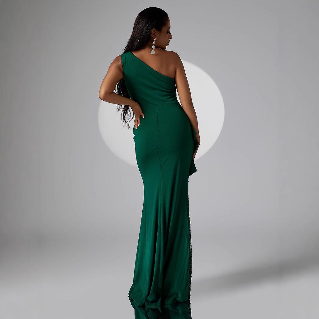 Темперамент Модное одно плечо без рукавов Тонкое длинное платье с запахом на бедрах Банкетное вечернее платье