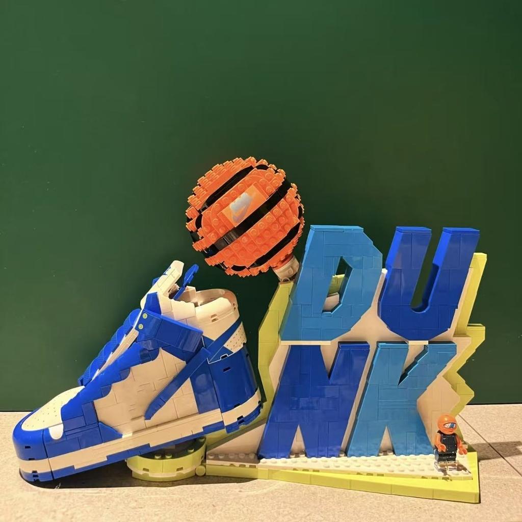 Creative 43008 Basketball Shoes Sneaker Building Blocks Model Bricks Sport Toys Kids Adults Christmas Birthday Gift Home Decor