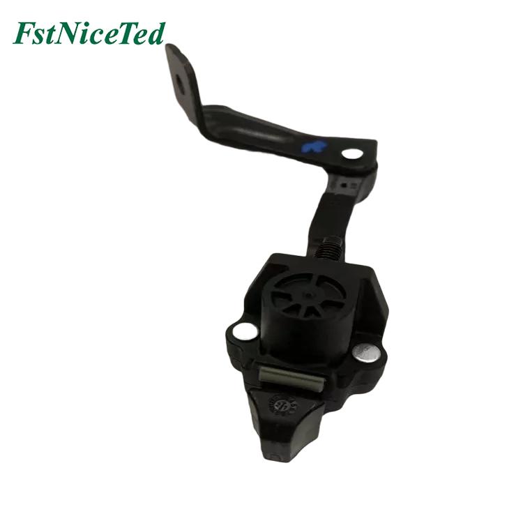 Ограничитель передней двери правый Подходит для: Тесла Модель 3 оригинальное оборудование: 1110298-00-Д