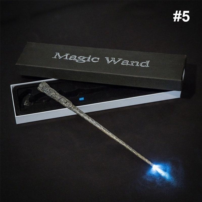 Волшебная палочка со светящимся наконечником в стиле Хогвартс