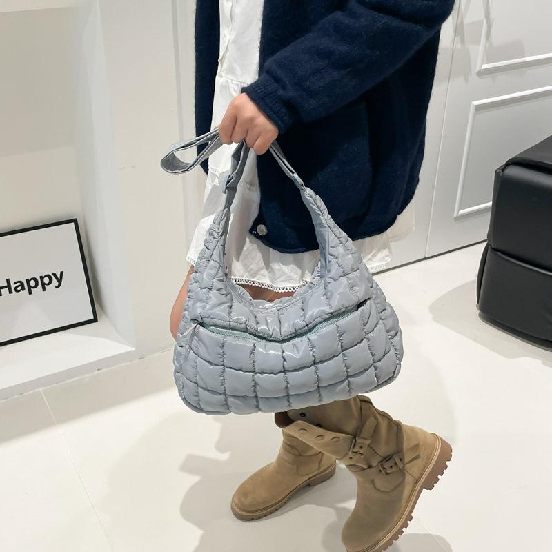 2025 New Autumn and Winter Casual Cloud Bag Large-capacity Messenger Bag Women's Versatile Commuter Shoulder Bag