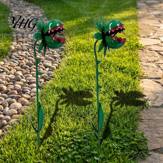 Fun Floral Garden Stakes Venus Flytrap Stake, Metal Carnivorous Plant Yard Decor, Weird Gothic Funny Gifts for Lovers Decor Outdoor Patio Lawn,