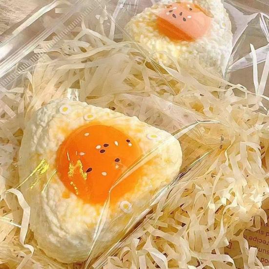Рисовый шарик с желтком, сжимающая игрушка, для снятия стресса, треугольный рисовый шарик, сенсорная игрушка, мягкая, эластичная, для снятия напряжения, имитация еды, фиджет-игрушка