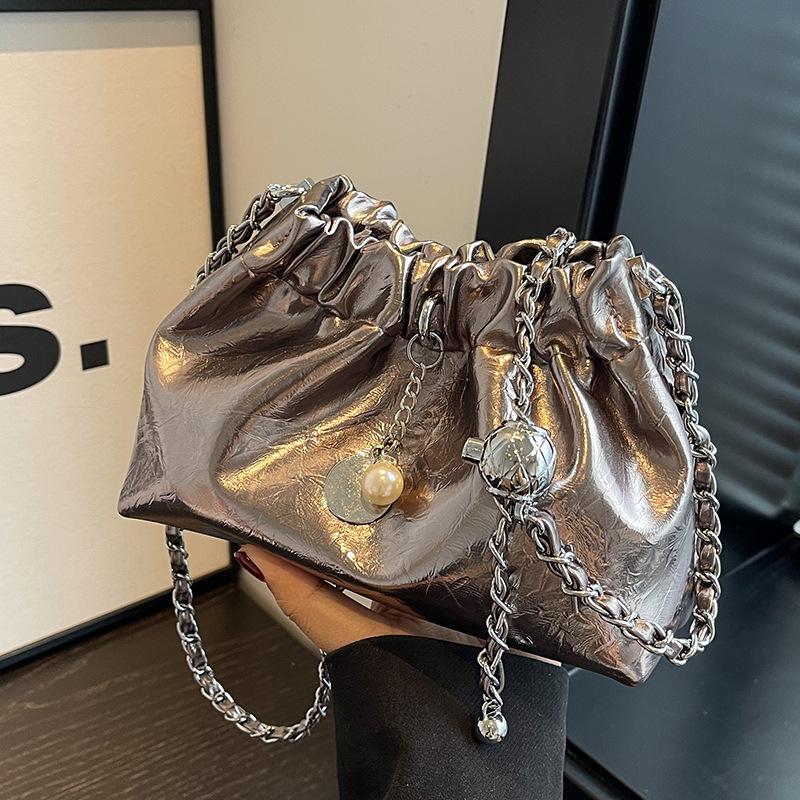 Трендовая дизайнерская женская сумка-ведро на цепочке через плечо и кроссбоди 2023