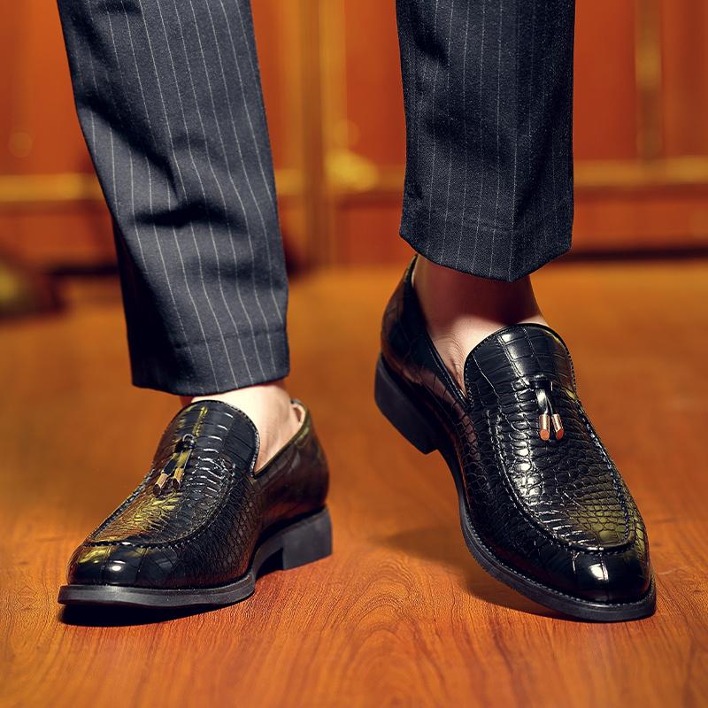 Модная удобная обувь для ходьбы для мужчин Свадебная повседневная обувь Стильные мужские лоферы из ПУ Новые балетки Заостренный носок Слипоны Туфли-мокасины