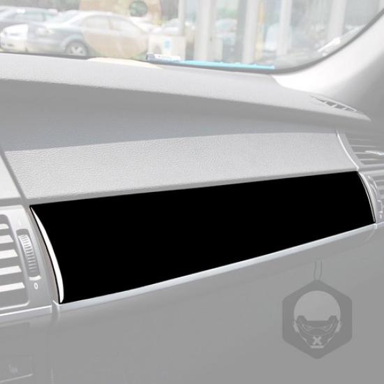 Глянцевая черная накладка на панель приборов со стороны пассажира для BMW X5 E70 2007-2009