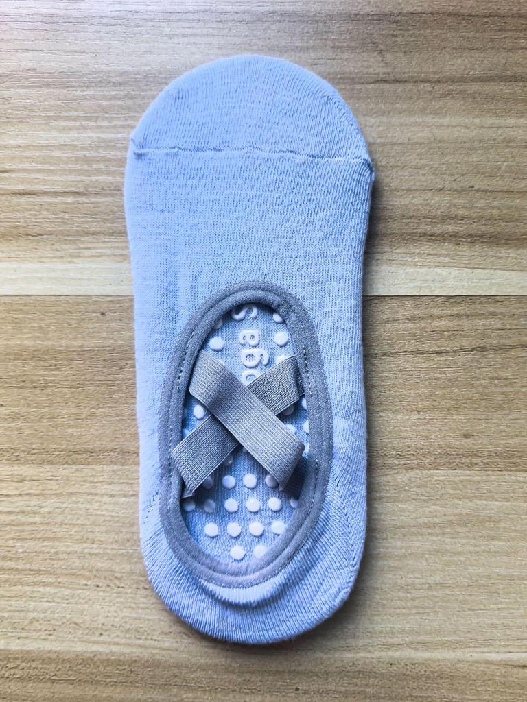 Women's Non-Slip Breathable Yoga & Pilates Socks - Shock-Absorbing & Sweat-Wicking for Dance & Sports