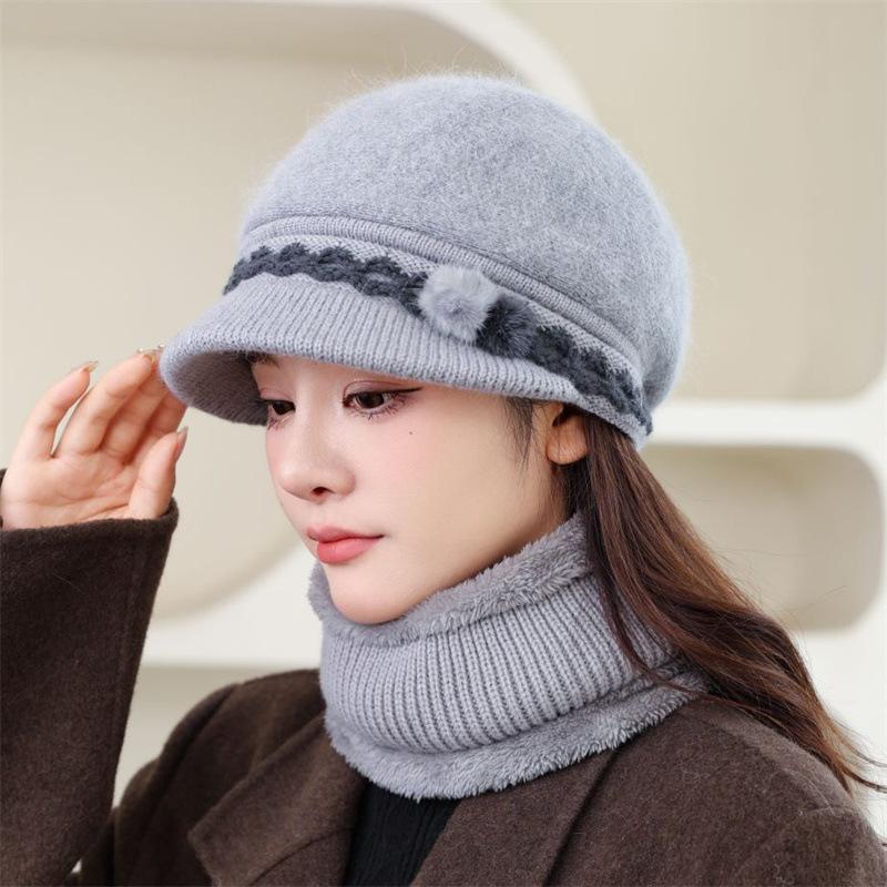 Зимняя плюшевая утолщенная шерстяная шапка женская из искусственного меха кролика вязаная термошапка
