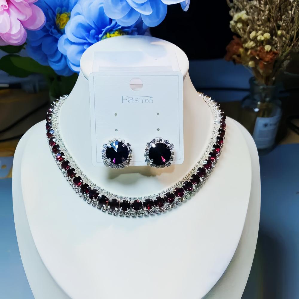 Квадратные Серьги-Гвоздики с Алмазами Ожерелье Комплект из Двух Предметов Модные Элегантные Серьги Высокого Класса Нишевые Универсальные Серьги для Женщин