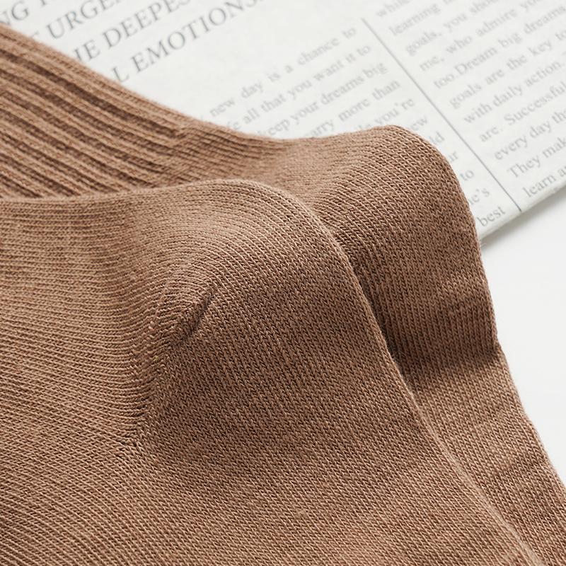 Носки средней длины для мужчин из чесаного хлопка черного и белого цвета без косточек 7A антибактериальные дезодорирующие повседневные носки против катышков