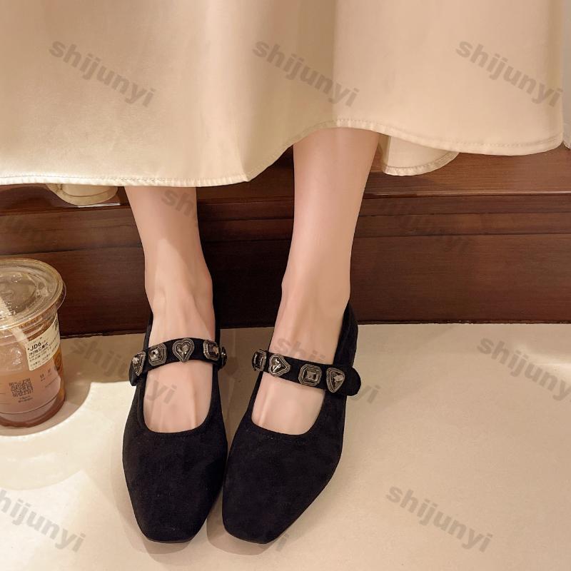 Модные женские туфли из замши с квадратным носком и мелким вырезом, весенние новинки, на толстом каблуке, одинарные туфли с хрустальной пряжкой, мягкая подошва, нескользящие туфли Мэри Джейн