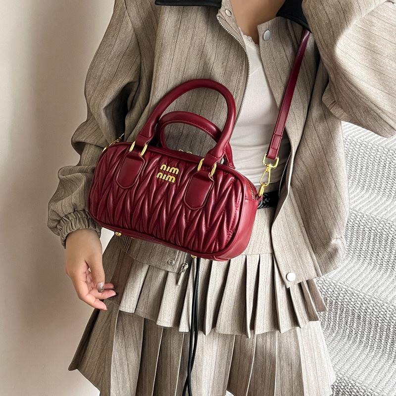 Korean Version Niche Pleated Handbag New Bowling Women's Bag Fashion One Shoulder Crossbody Pillow Small Square Bag