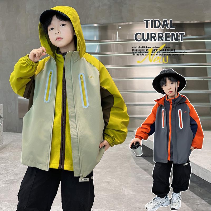 Boys' hooded assault suit 2025 autumn new clothes, children's three in one jacket, big children's spring and autumn top trend