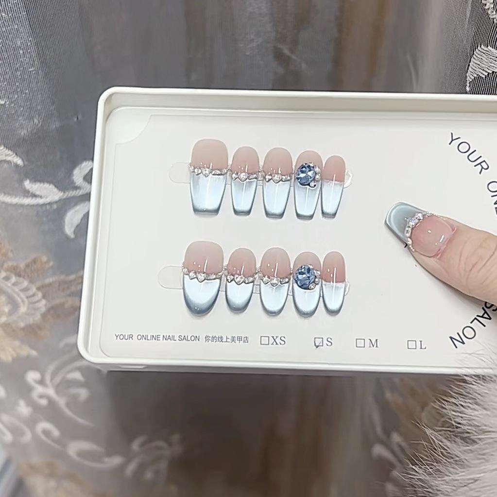 Pure Hand-made Phototherapy Wear Armor, Ice-transparent Blue Diamond Cat's Eye Reusable Nail Art Patch