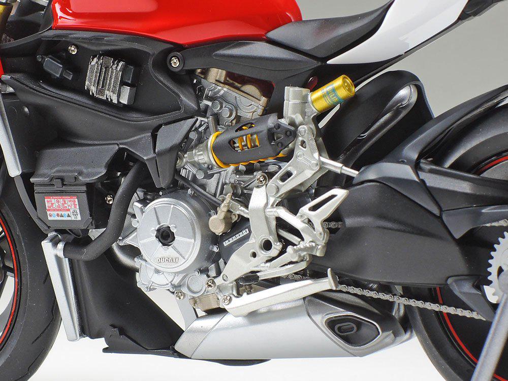 TAMIYA 1/12 Ducati 1199 Panigale S Tricolore Motorcycle Model Kit No.132, Plastic Scale Model 14132