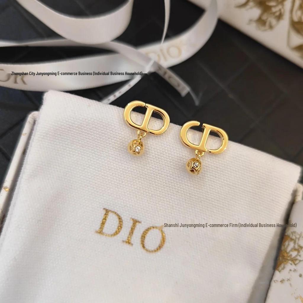 В наличии: Женские Серьги-Звезды с Кисточкой CD и Бриллиантовым Гвоздиком из Серебра 925 пробы