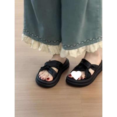 Наступая в дерьмо, пляжные шлепанцы на толстой подошве, женская обувь 2025, новая летняя коллекция, изысканные высококлассные крутые шлепанцы для ношения с юбками