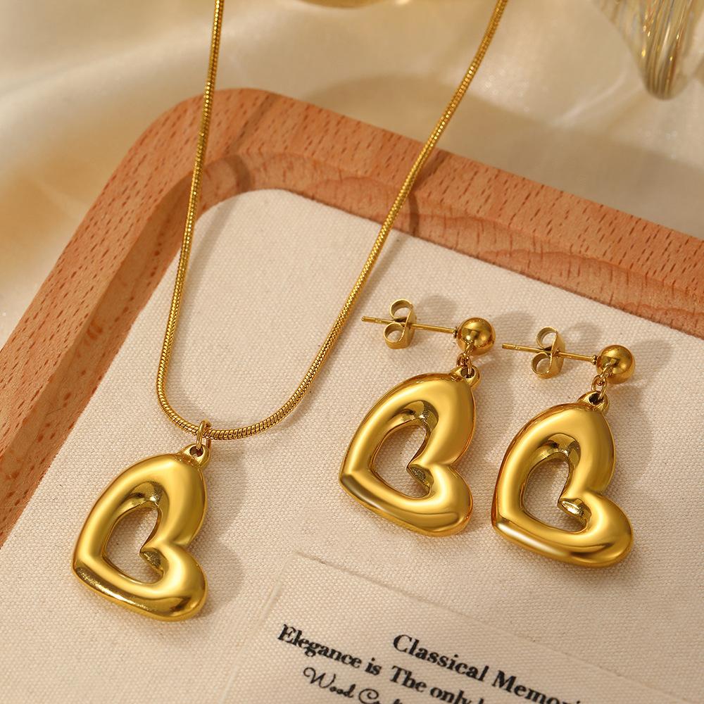 Temperament Geometric Zircon Pendant Choker Necklace 18K Gold Plated Stainless Steel Chain Hollow Smooth Love Wedding Engagement