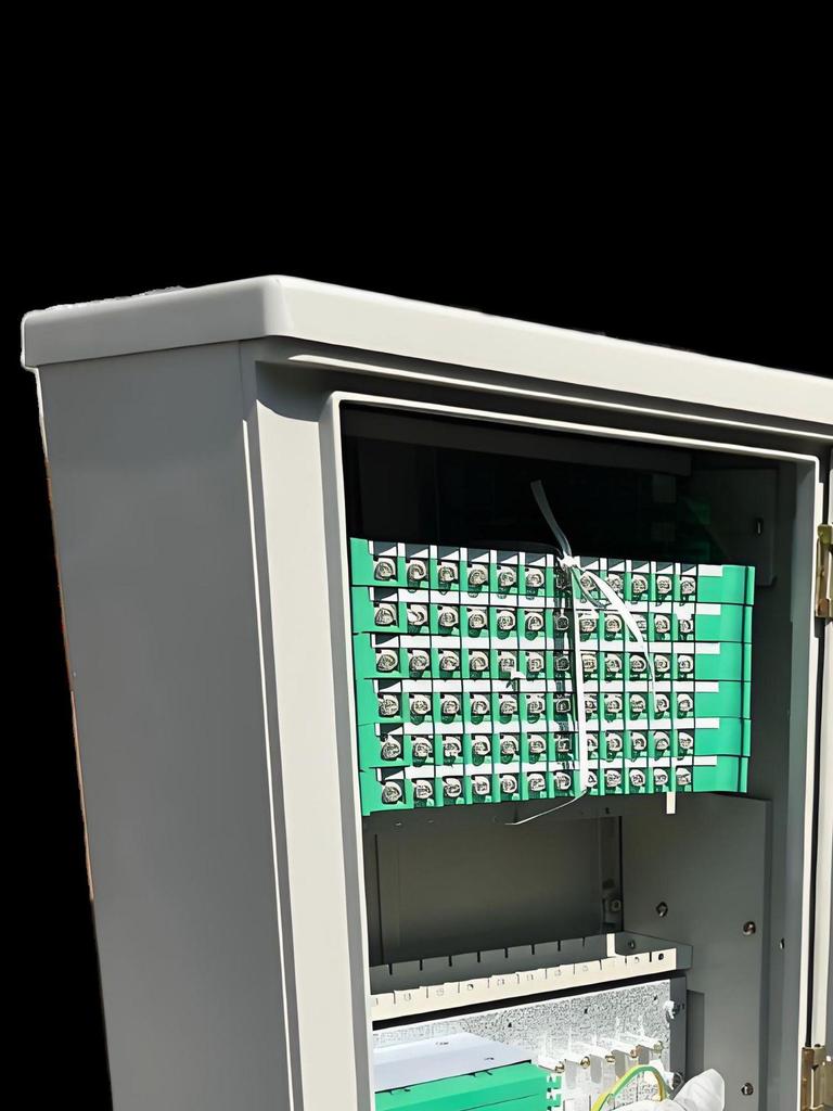 Outdoor Fiber Optic Cable Distribution Box - 48/72/96 Core Capacity, Floor-standing, Thickened Design