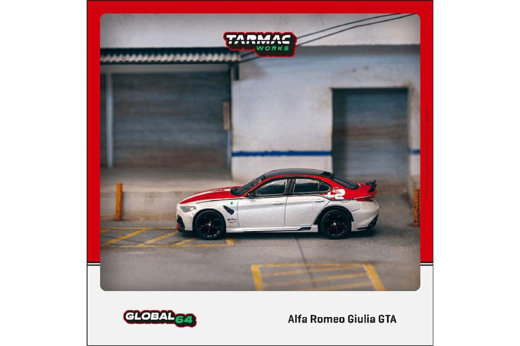 Tarmac Works Alfa Romeo Giulia GTA TARMAC WORKS GIULIA Миниатюрная машинка 1/64 Белый/Красный [Б/У]