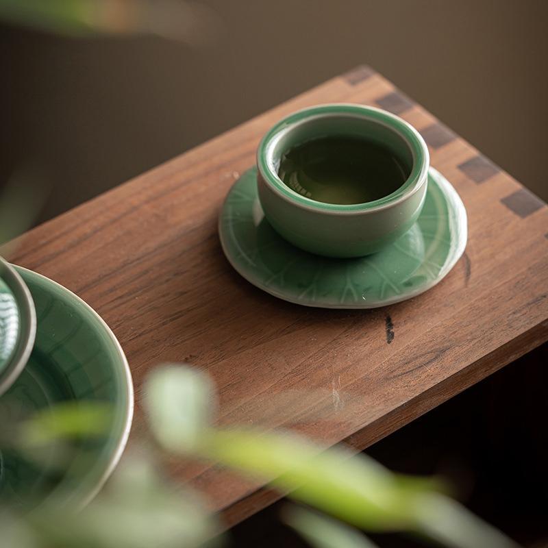 Подставка ручной работы из селадона с теневой резьбой, китайский антикварный чайный сервиз для кунг-фу, керамическая подставка под чашку в виде лотоса