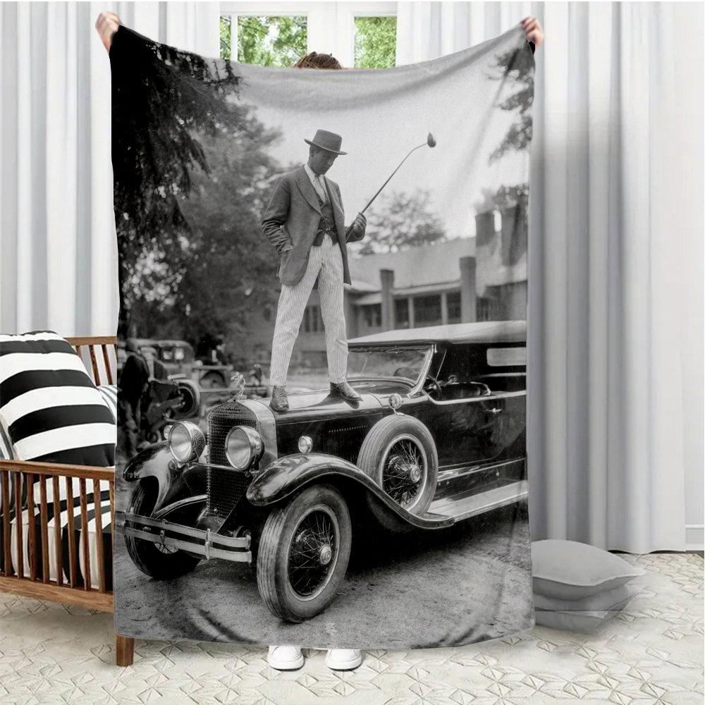 Black and white retro car Flannel printed blanket suitable for all seasons suitable for living room office sofa and travel