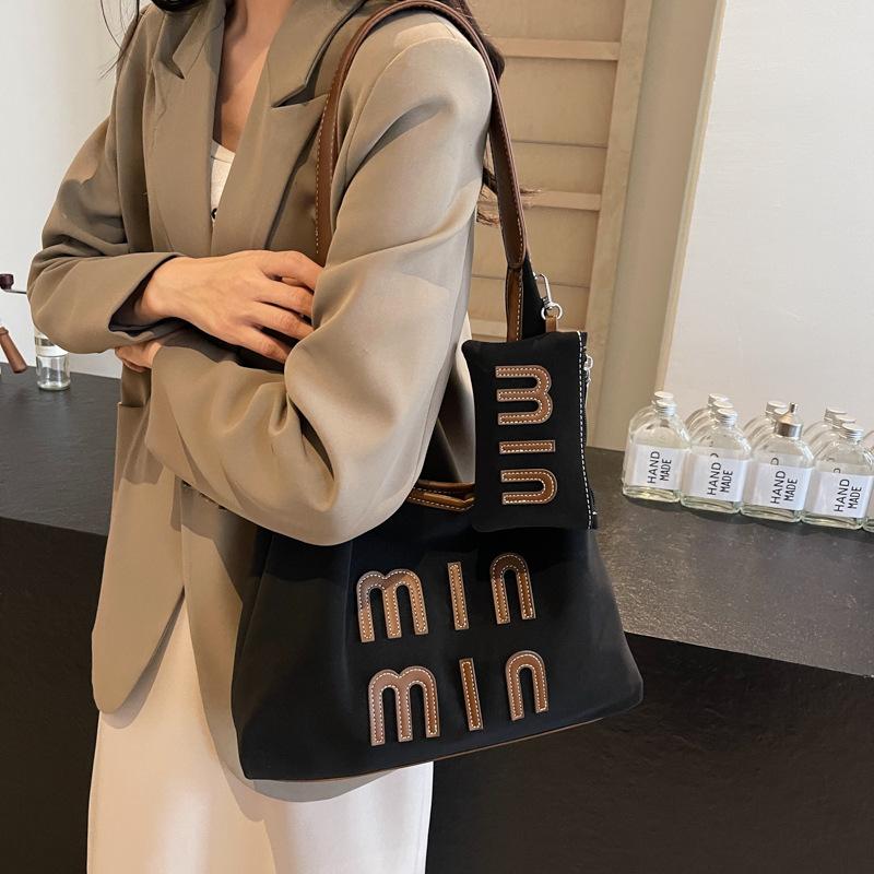 Ретро замшевая сумка подмышку женская 2025 новая модная повседневная сумочка с персонализированной текстурой на плечо подмышку