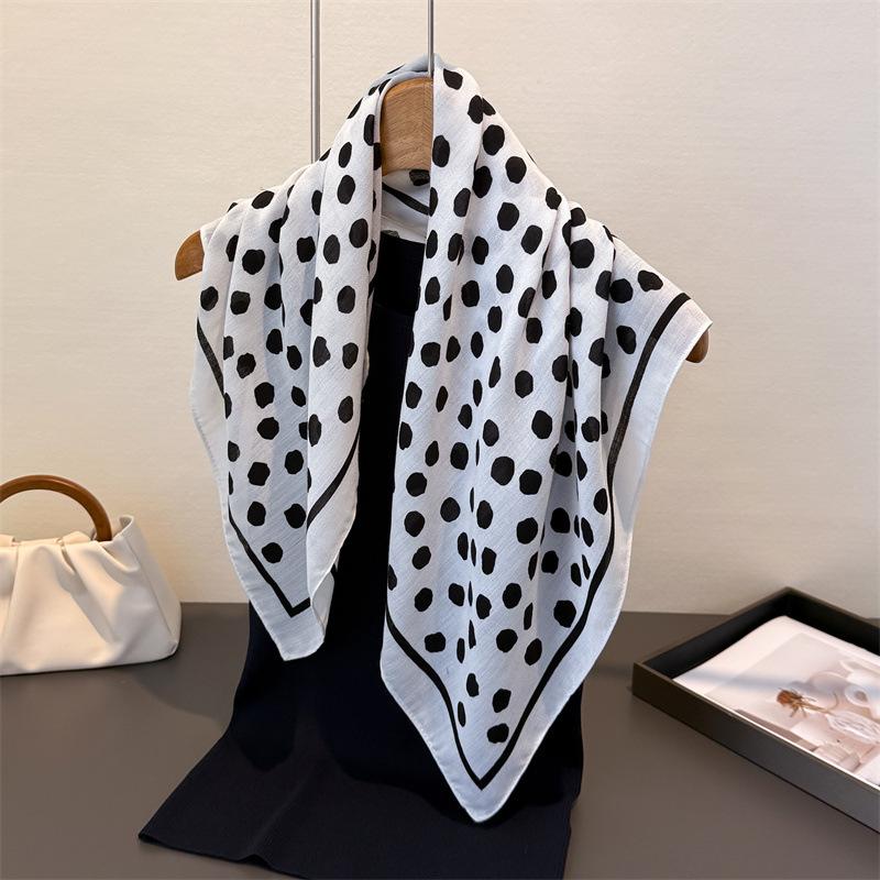 New retro small square scarf -blocked cashew silk scarf imitation neckerchief sun protection decoration for women