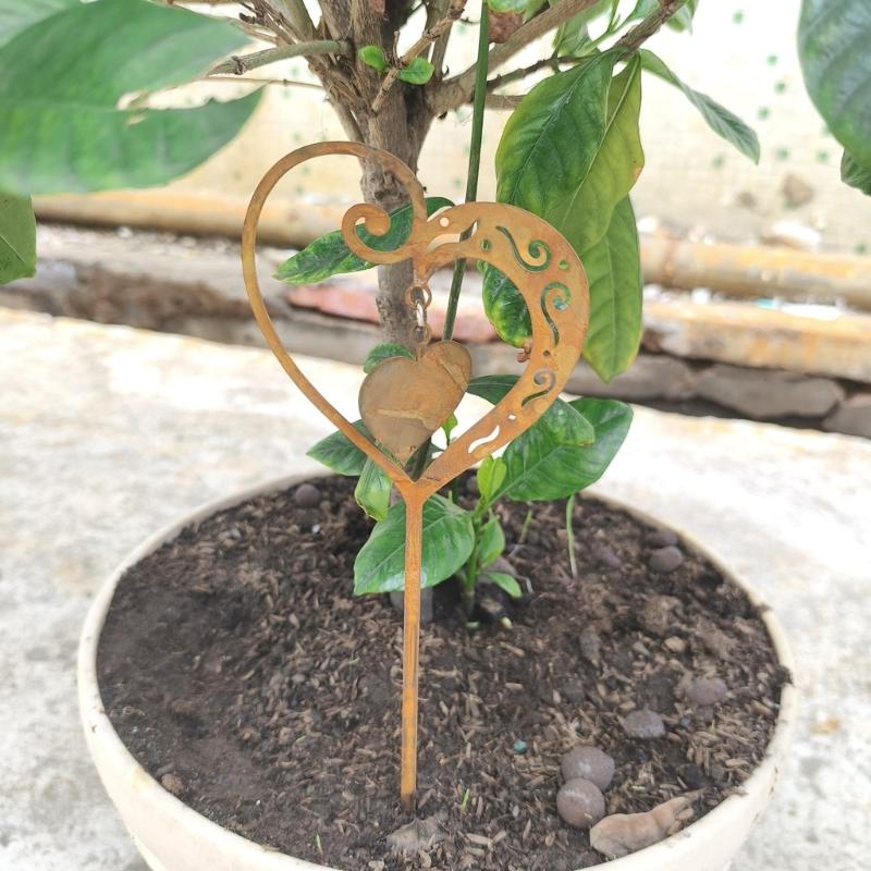 Heart Shape Rusty Iron Garden Stake Weather Prevent Ground Stake Outdoor Decors For Wedding Gift Lawn Patios Iron Art