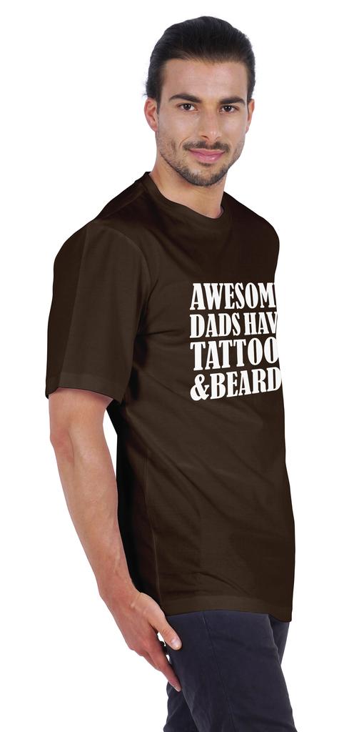 Inkmeso Мужская графическая футболка с круглым вырезом «У потрясающих пап есть татуировки и бороды»
