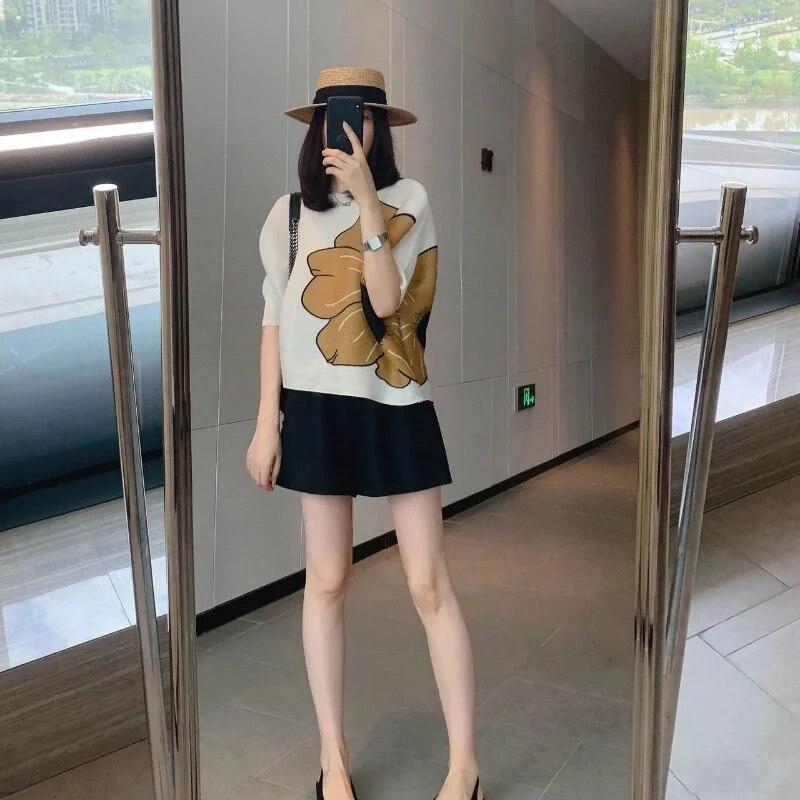 Свободная повседневная темпераментная иностранная футболка, осенняя плиссированная футболка с принтом, универсальный топ с круглым вырезом, футболка с короткими рукавами, женская футболка