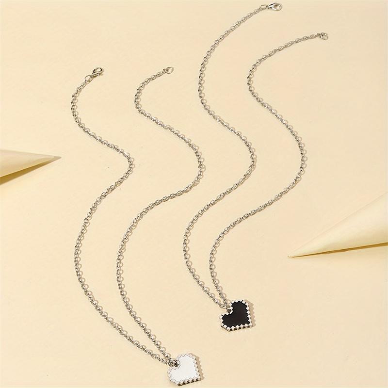 2 Love Pixel Lovers Girlfriends Simple Sweater Chain Collar