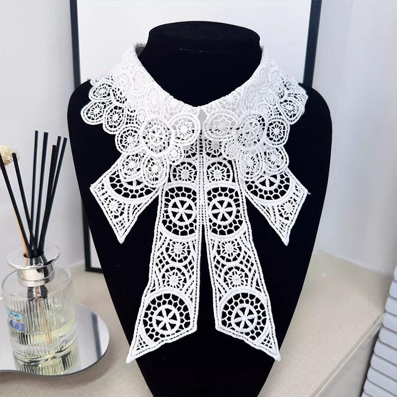 Vintage Embroidery Fake Collar For Women White Lace Hollow False Detachable Collar Lapel Shirt Tie Necklace Clothes Accessory