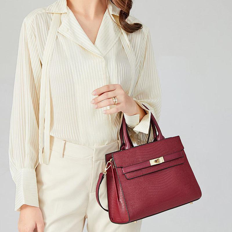 Кожаная женская сумка-мессенджер большой вместимости, новая, для通勤, из коровьей кожи