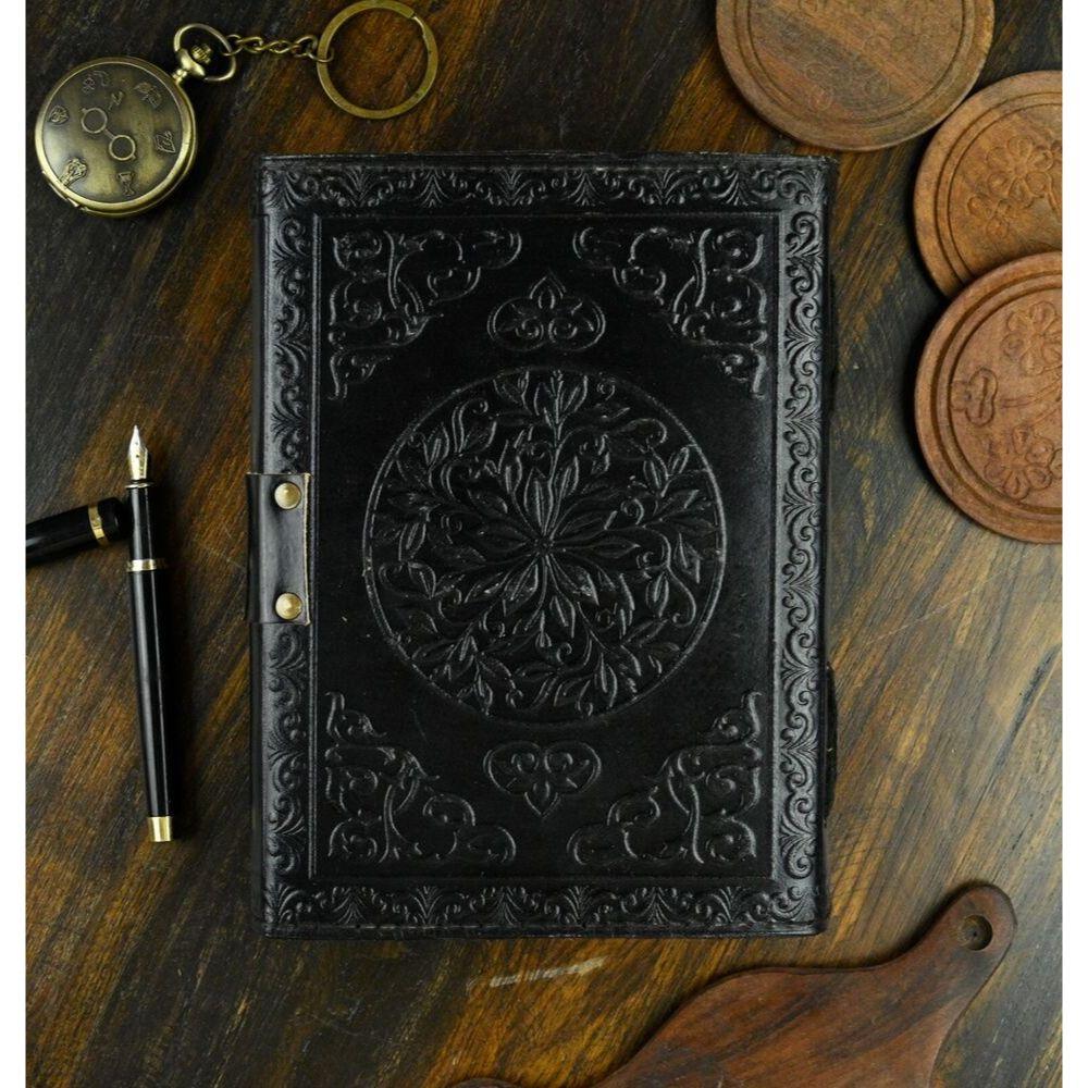 Книга теней, Кожаный журнал, Журнал Тройной Луны, Хрустальный камень третьего глаза,