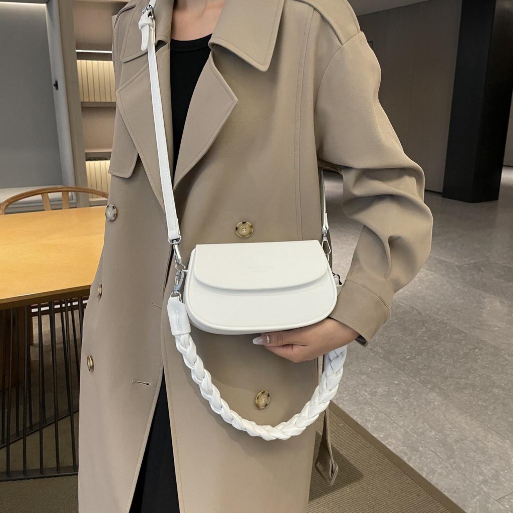 IELGY Женская седельная сумка, простая, модная и модная квадратная сумка на одно плечо в иностранном стиле с диагональным пролетом.