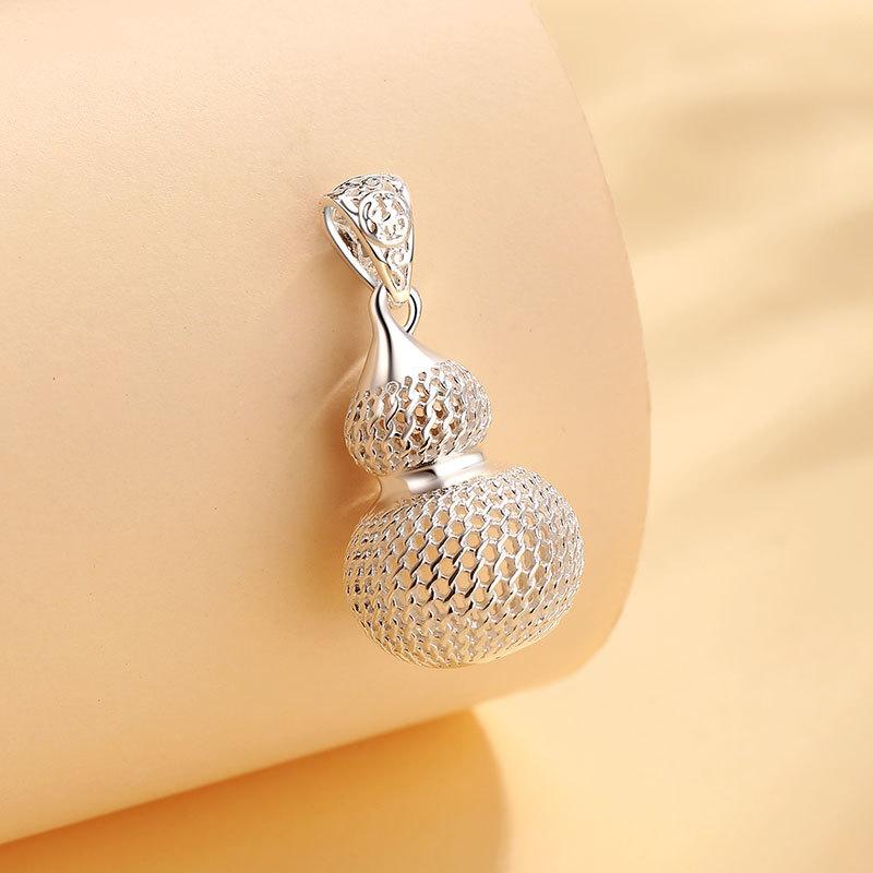 Ожерелье с одним кулоном в форме полой филигранной тыквы, женское ожерелье с древним законом о наследовании и таким же универсальным предметом.