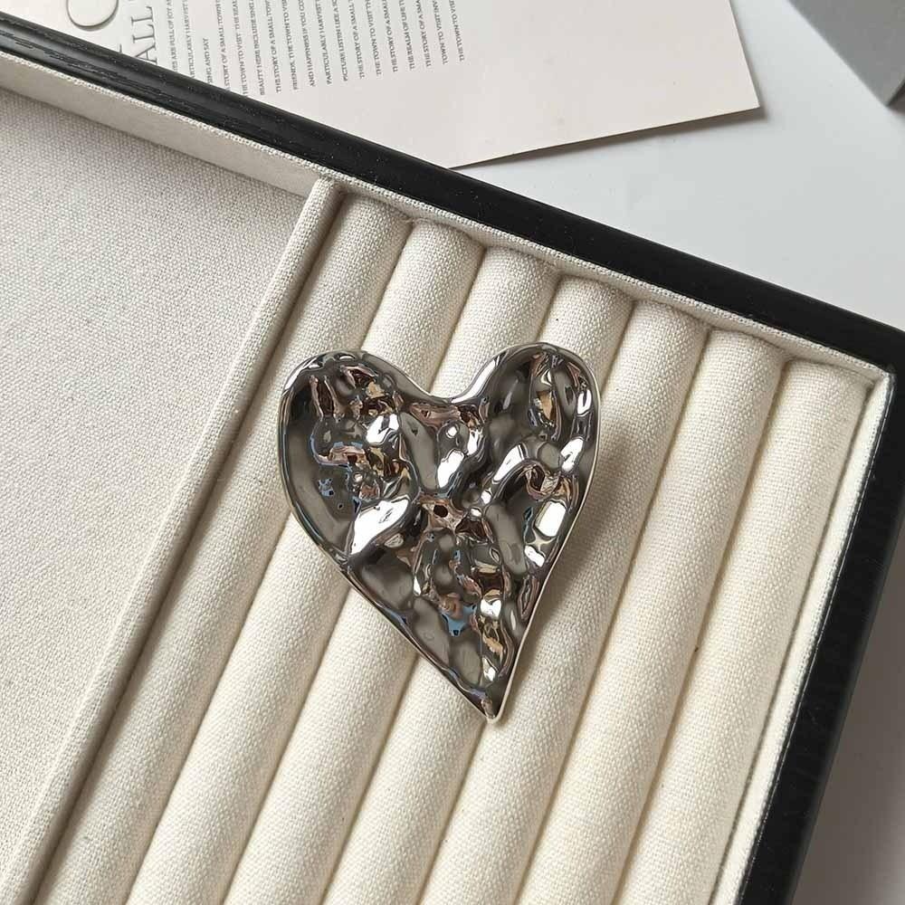 Minimalist Metal Pins Brooch Gold Silver Color Love Brooches Enamel Heart Pins for Vintage Gifts