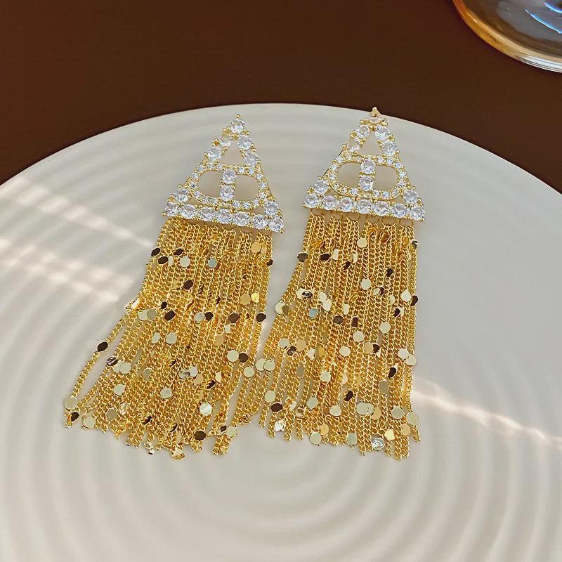 Элегантные треугольные серьги-кисточки с цирконами и пайетками — роскошные ювелирные украшения для женщин