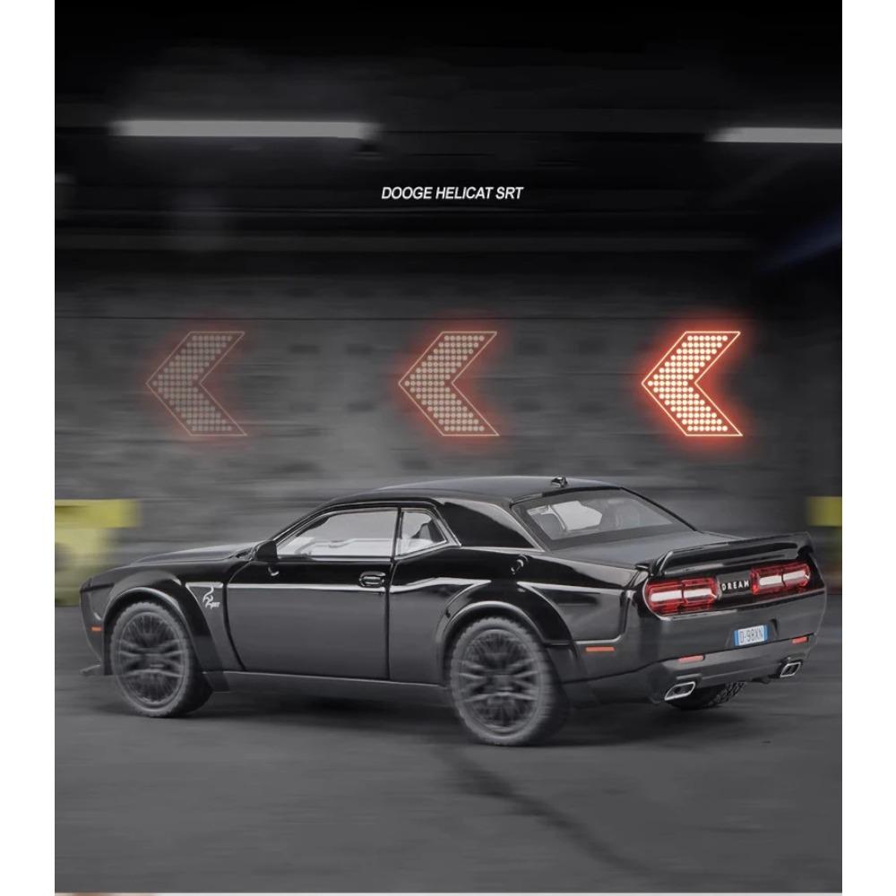 Модель маслкара Dodge Challenger Hellcat Redeye из сплава в масштабе 1/32, со звуком и светом, детская игрушка, коллекционные предметы, подарок на день рождения