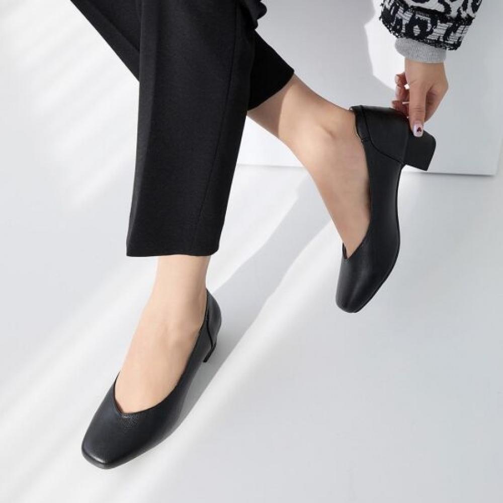 Jisyu Takahn Lightweight Square Toe Chunky Heel Pumps