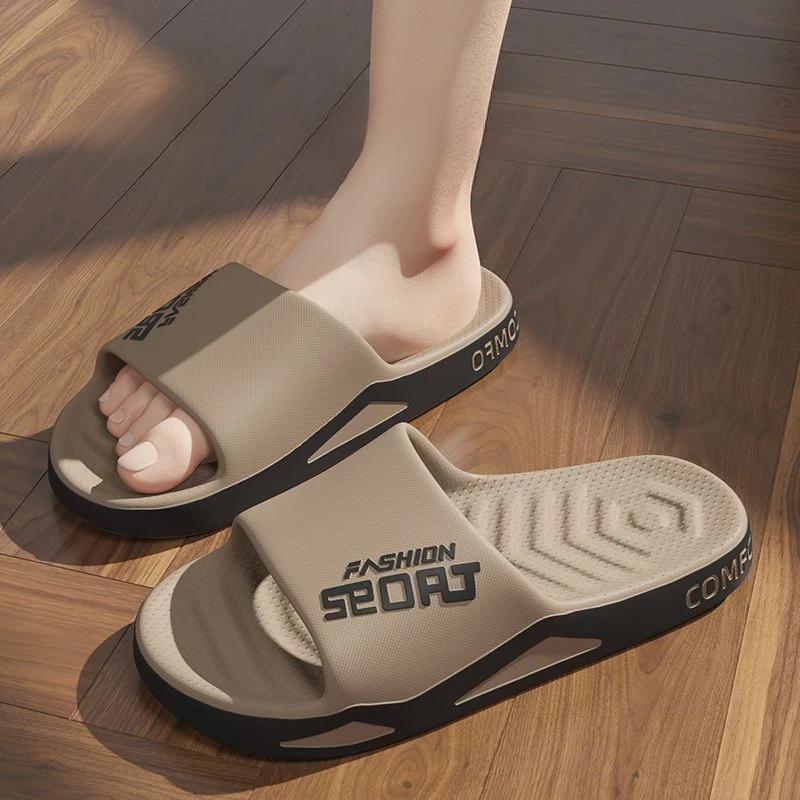 2024 Модные тапочки для мужчин Летние повседневные сандалии для отдыха на открытом воздухе Мужские забавные дизайнерские роскошные удобные оригинальные дешевые ликвидные туфли