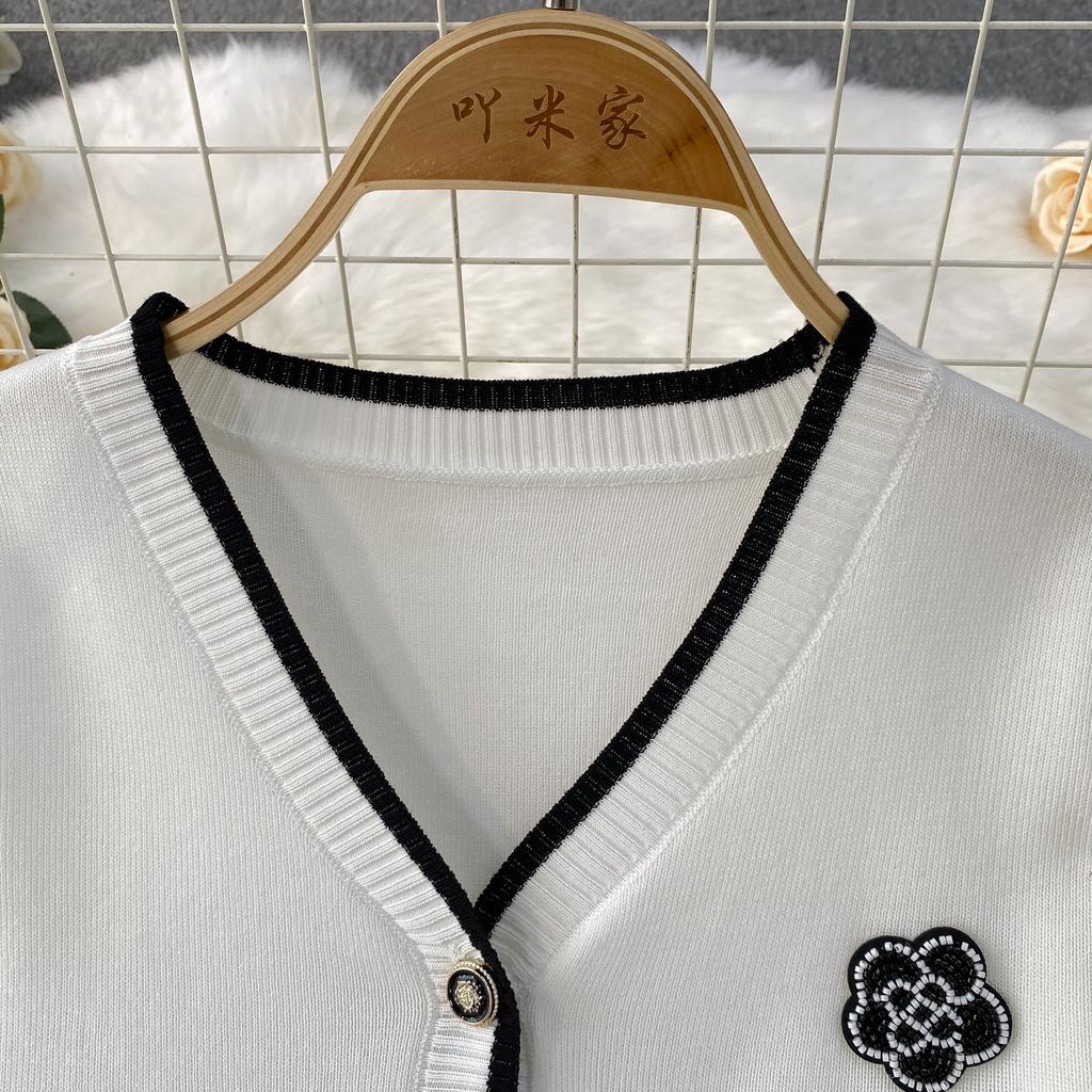 Летний женский вязаный свитер с камелией и бисером, спортивный костюм, короткий рукав, V-образный вырез, куртка, топ и брюки длиной до щиколотки, комплект из двух предметов