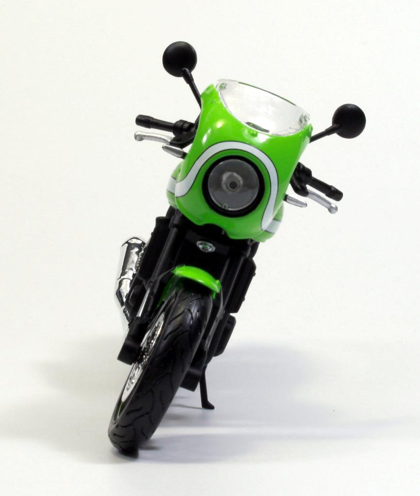 Maisto Completed Bike Kawasaki Z900RS Cafe Vintage Lime Green 1/12