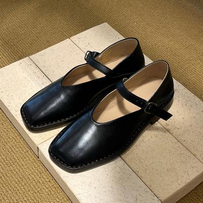 Туфли Мэри Джейн из натуральной кожи корейской версии с квадратным носком и пряжкой, одинарные туфли женские 2025 новые универсальные на плоской подошве с мелким вырезом, маленькая lea