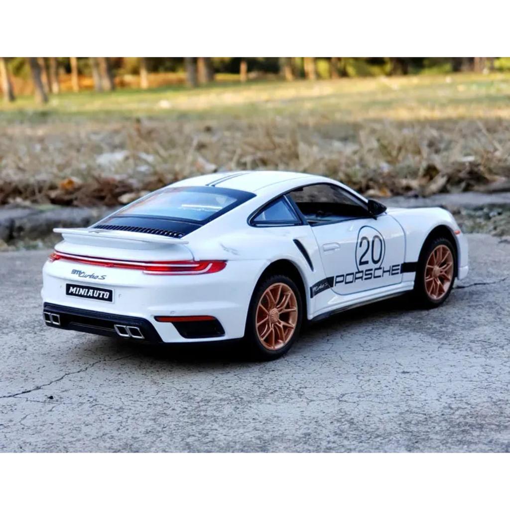 1/24 Porsche 911 TARGA TURBO S Сплав Гоночная Модель Автомобиля Литье под Давлением Симуляция Металлическая Игрушечная Модель Автомобиля Звук Свет Коллекция Подарок
