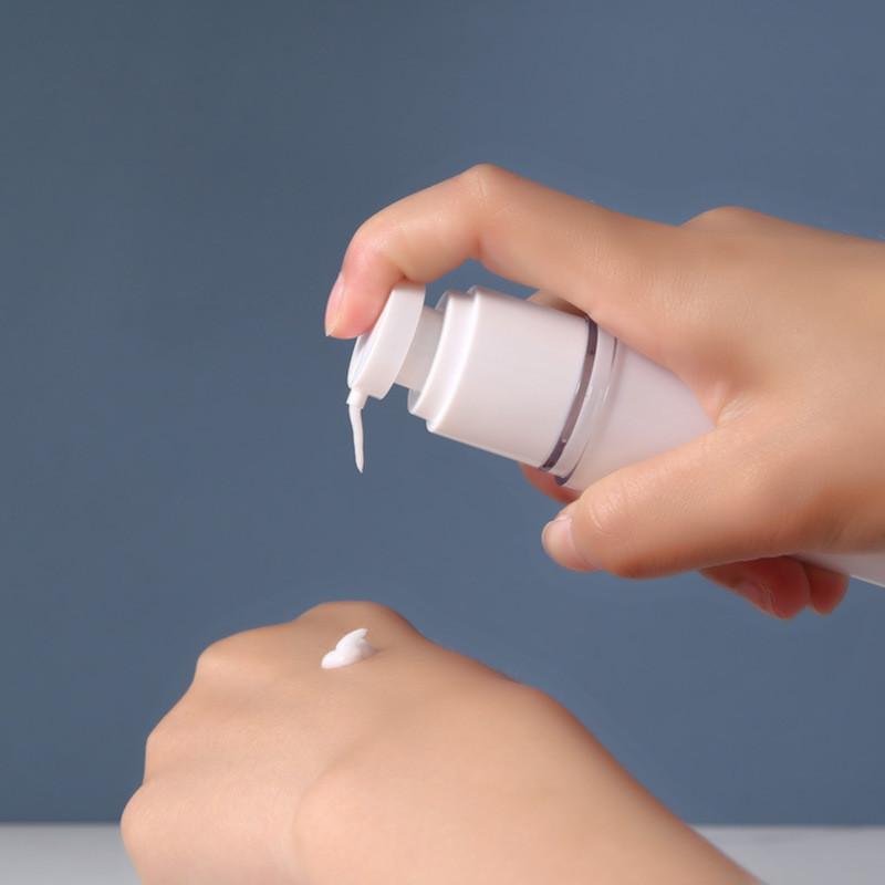 Прозрачный пустой маленький флакон-распылитель, мелкодисперсный распылитель 2 унции/55 мл, многоразовый карманный распылитель, пластиковый дорожный набор флаконов для макияжа,