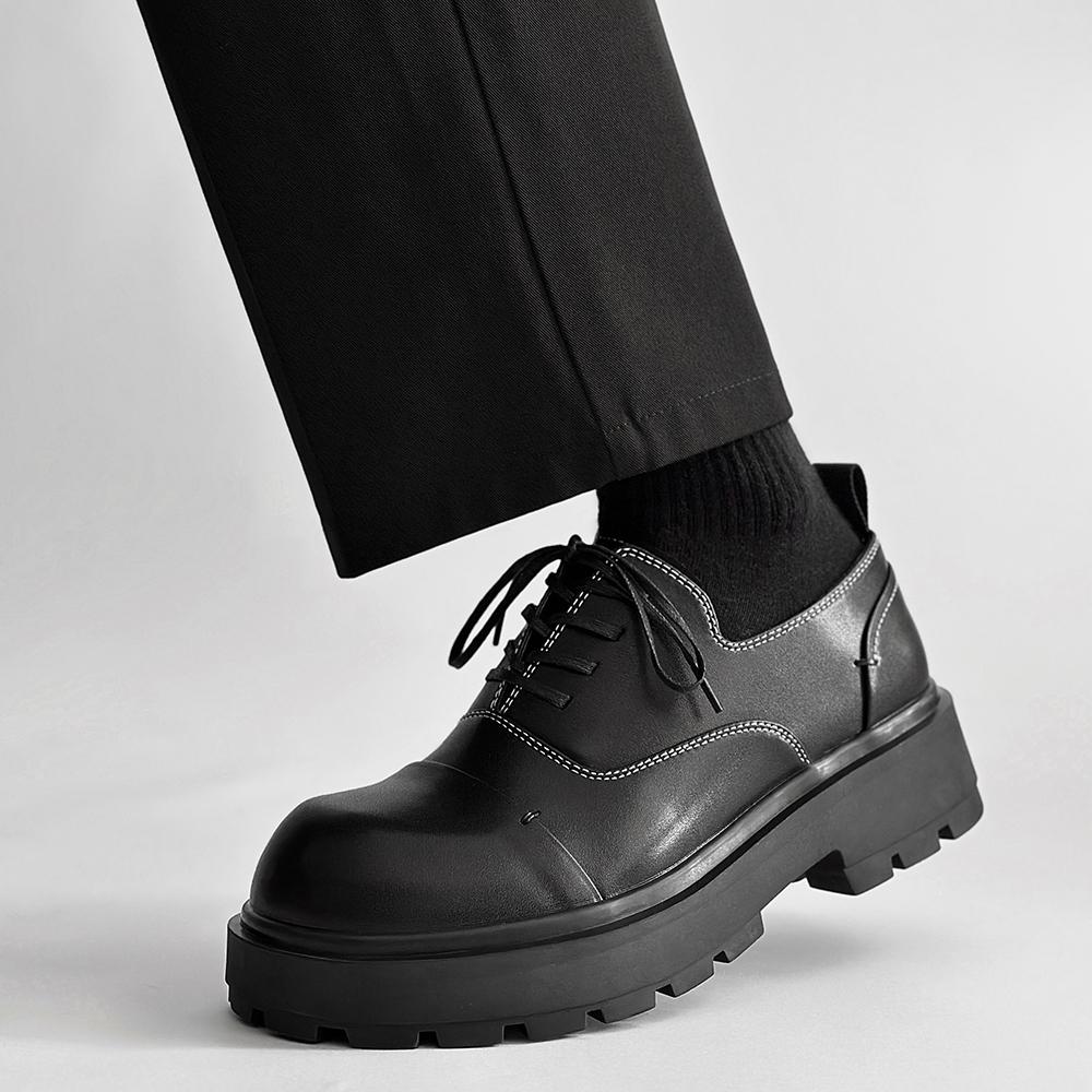 Мужские туфли Дерби на толстой подошве. Новый стиль модного дизайнера. Классика для активного отдыха. Модные вечерние туфли. Черные универсальные повседневные туфли для молодежи.