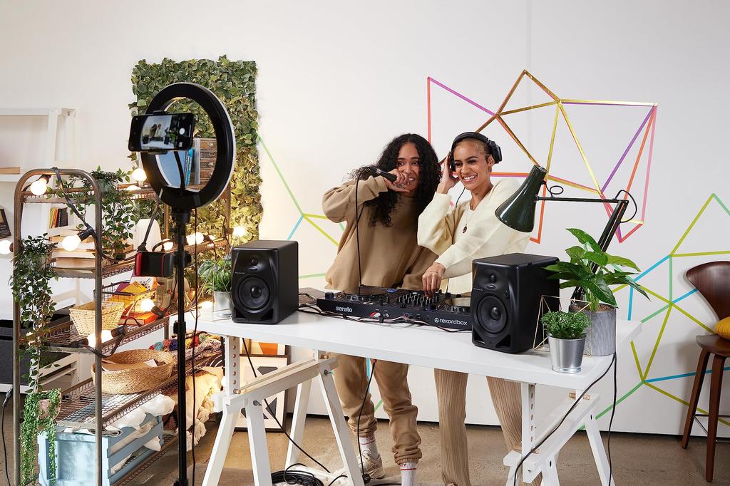 Pioneer DJ 5 Inch 2way Active Monitor Speaker DM-50D (Black)